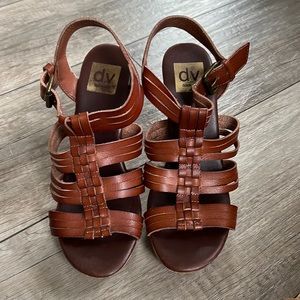 Woman’s size 7 Dolce vita wedges in like new condition w/rubber bottoms